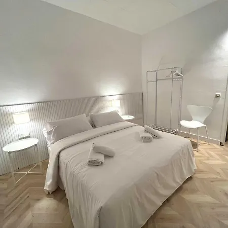 The Mo Gotic Otel 2*