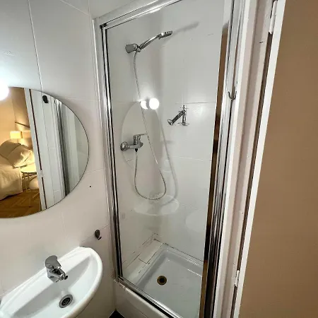 The Mo Gotic Otel 2*