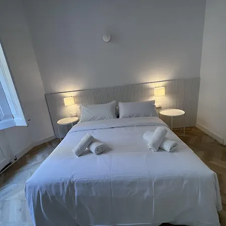 The Mo Gotic Otel 2*