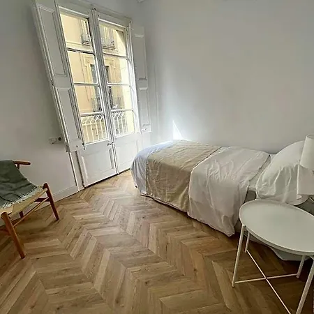 The Mo Gotic Отель
