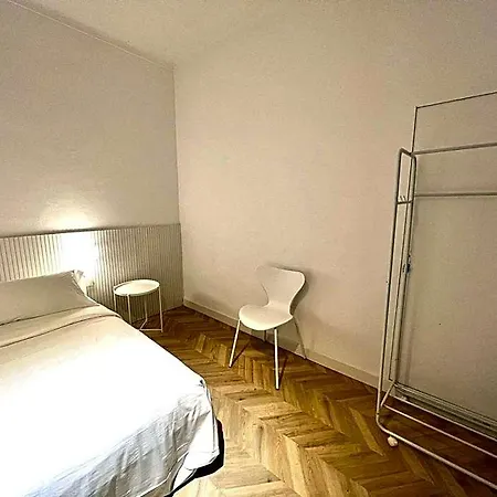 The Mo Gotic 2*