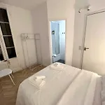 The Mo Gotic Hotel 2*