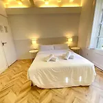 Hotel The Mo Gotic 2*