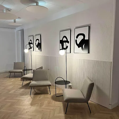 The Mo Gotic Hotel 2*