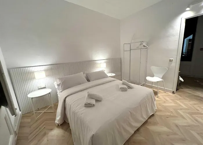 The Mo Gotic Hotel 2*